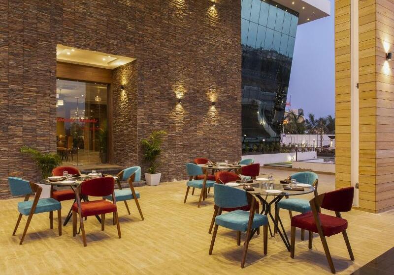 Отель Sarovar Portico Somnath