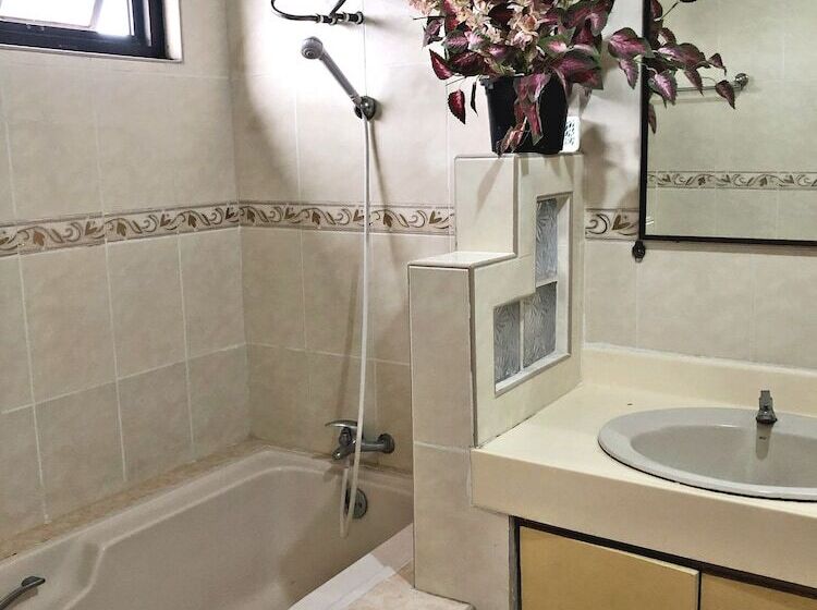 هتل Tabaco Gardenia