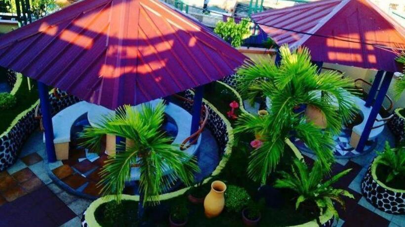 هتل Tabaco Gardenia