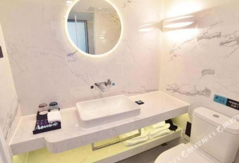 Xana Hotelle Wuhan Lingjiao Lake Wanda Plaza Branch