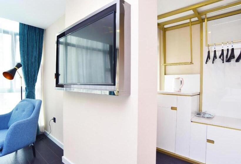 Xana Hotelle Wuhan Lingjiao Lake Wanda Plaza Branch