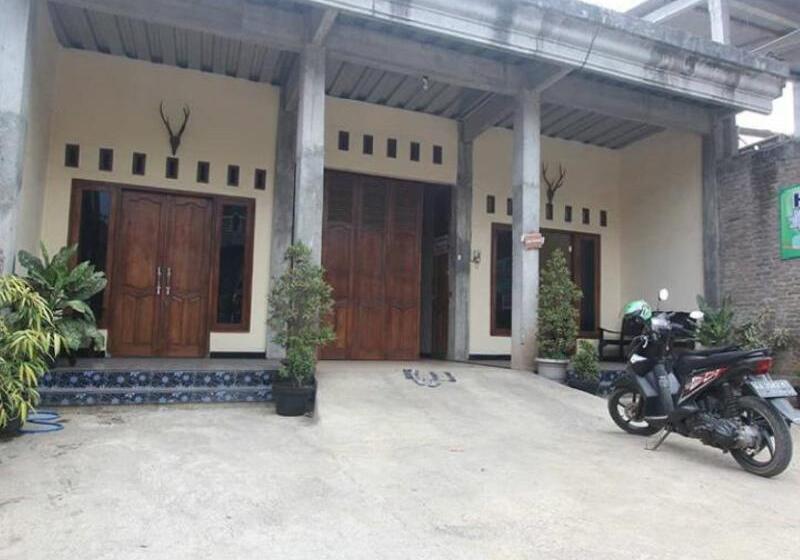 ユースホステル Homestay Sekar Syariah