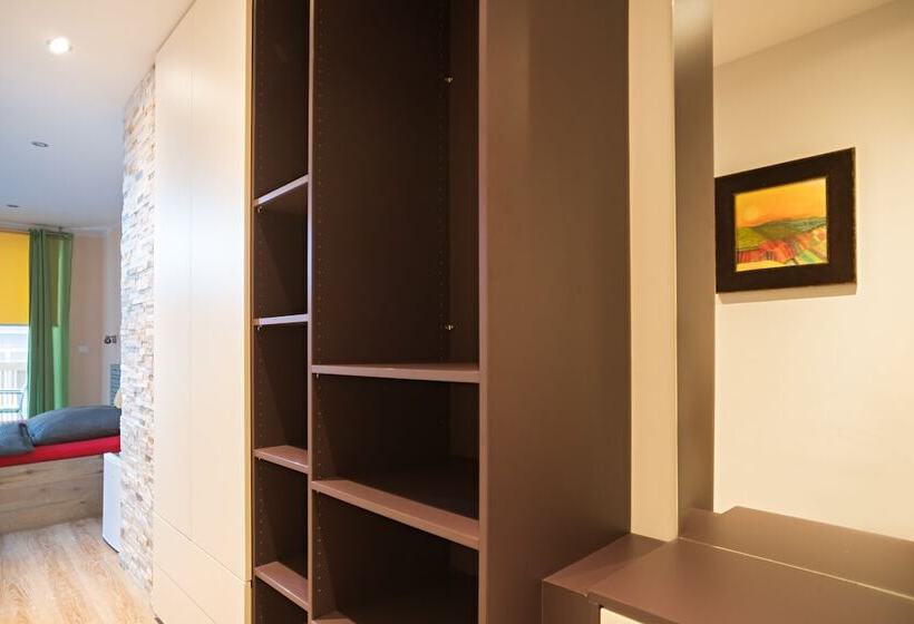 Anno Domini 1716  Boutique