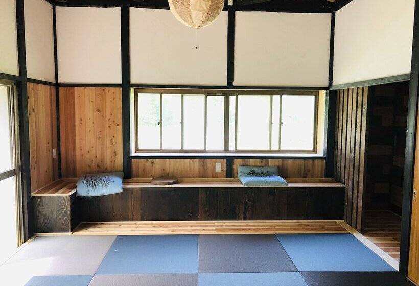 Guesthouse Voketto  Hostel