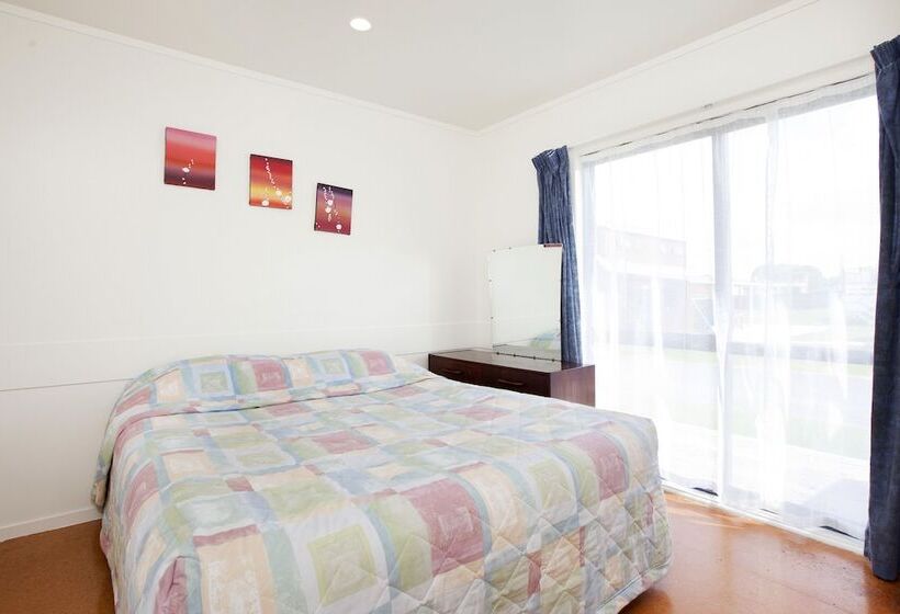 Accommodation At Te Puna Motel