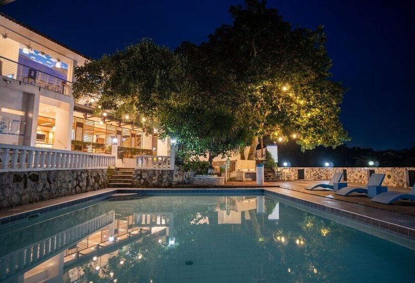 هتل Altaroca Mountain Resort Antipolo
