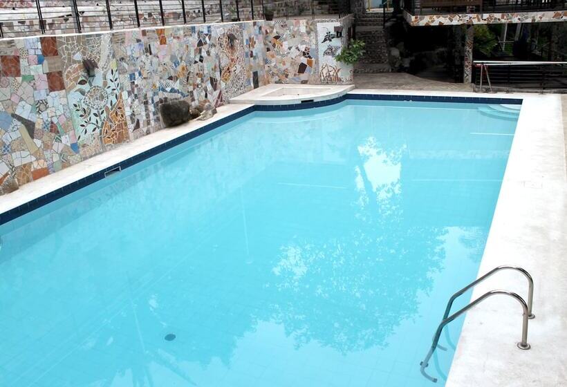 هتل Altaroca Mountain Resort Antipolo