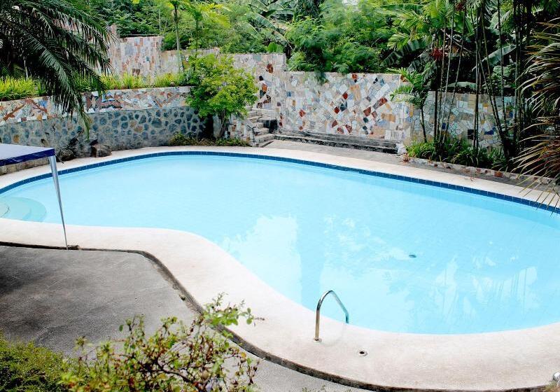 هتل Altaroca Mountain Resort Antipolo
