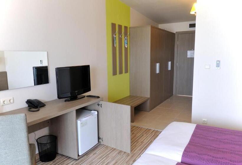 Aqua Nevis Hotel & Aqua Park   All Inclusive