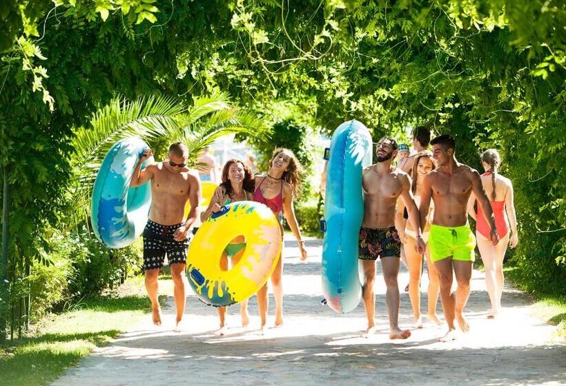 Aqua Nevis Hotel & Aqua Park   All Inclusive