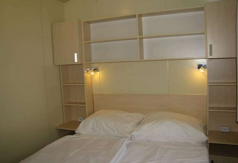 Отель Balatontourist Füred Kemping&üdülőfalu