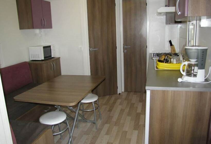 Отель Balatontourist Füred Kemping&üdülőfalu