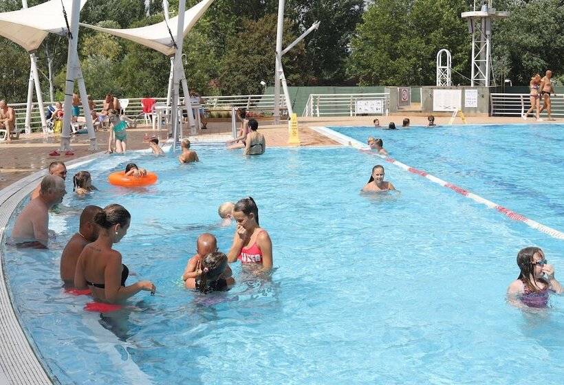 Отель Balatontourist Füred Kemping&üdülőfalu