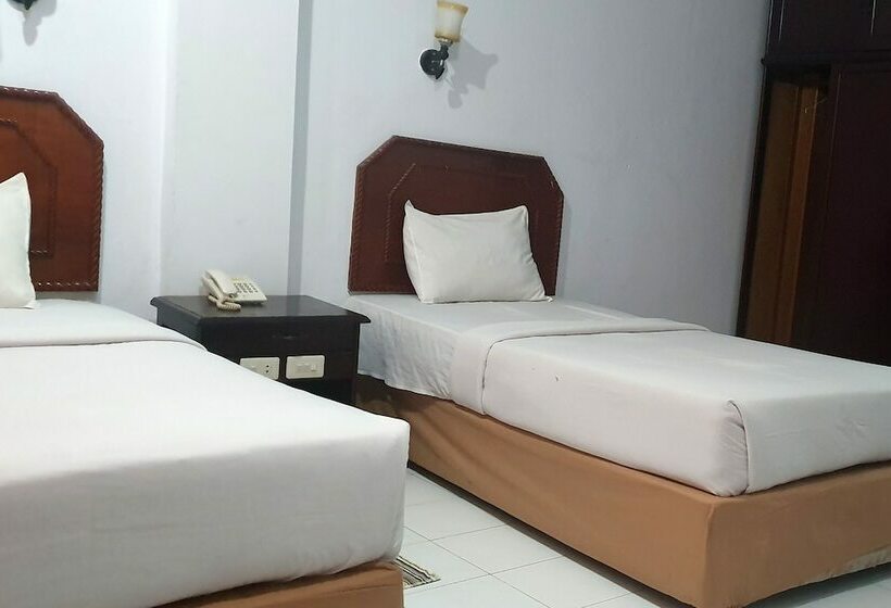 فندق Chitra By Oyo Rooms