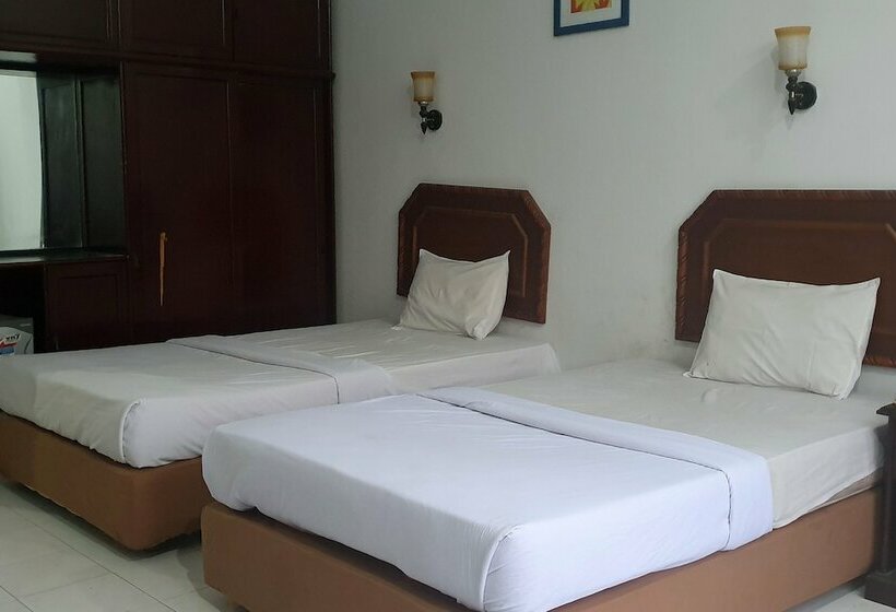 فندق Chitra By Oyo Rooms