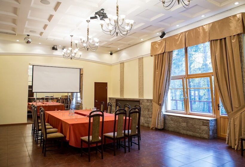 בית מלון כפרי Country Club Dacha