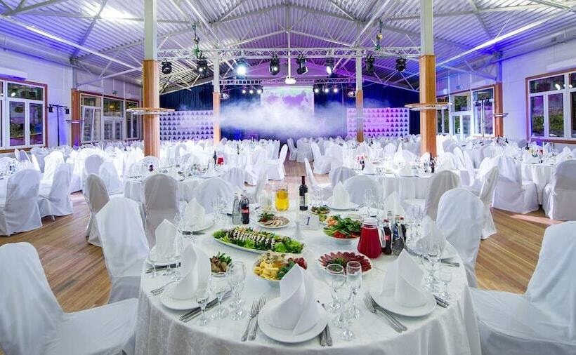 בית מלון כפרי Country Club Dacha