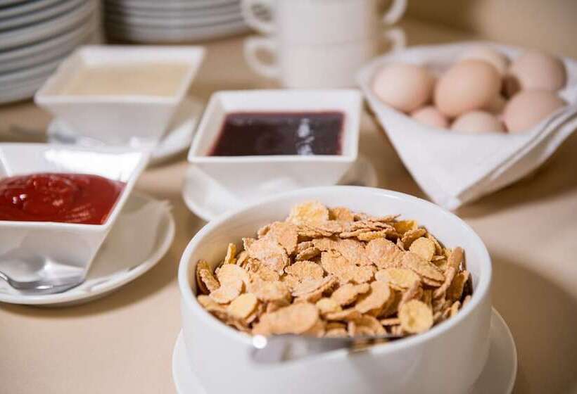 בית מלון כפרי Country Club Dacha