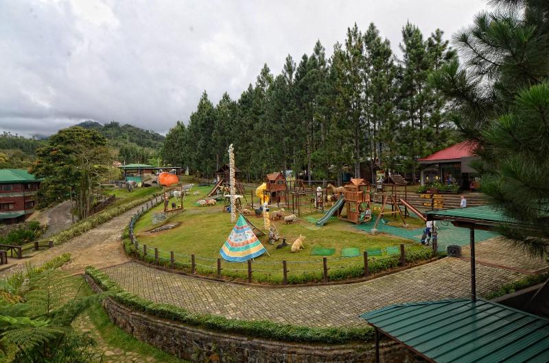 فندق Dahilayan Forest Park Resort