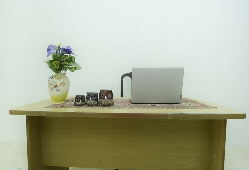 בית מלון כפרי Edelweiss Residence Syariah By Oyo Rooms