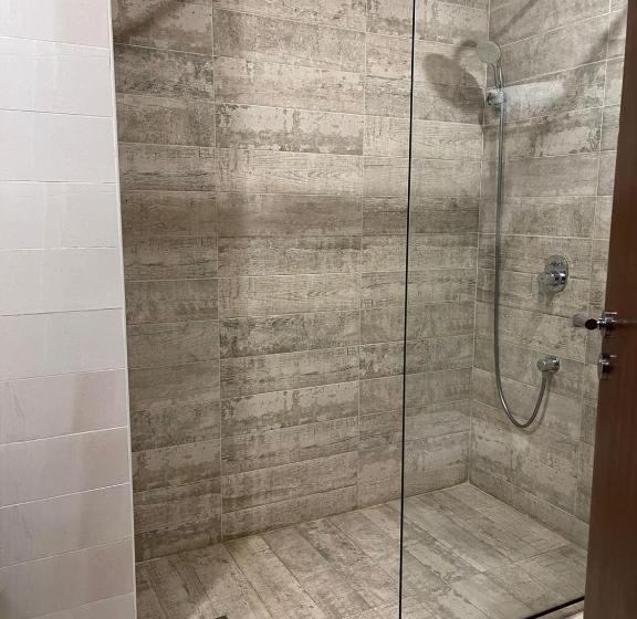 هتل Grand Tourist