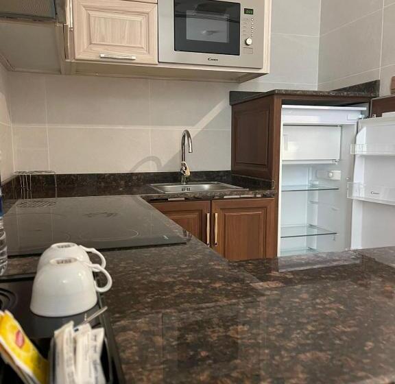 هتل Grand Tourist