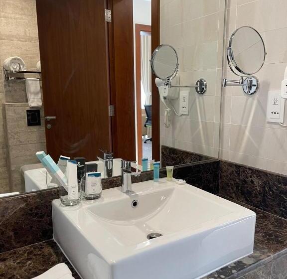 هتل Grand Tourist