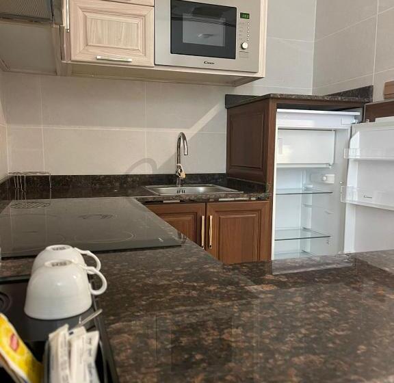 هتل Grand Tourist