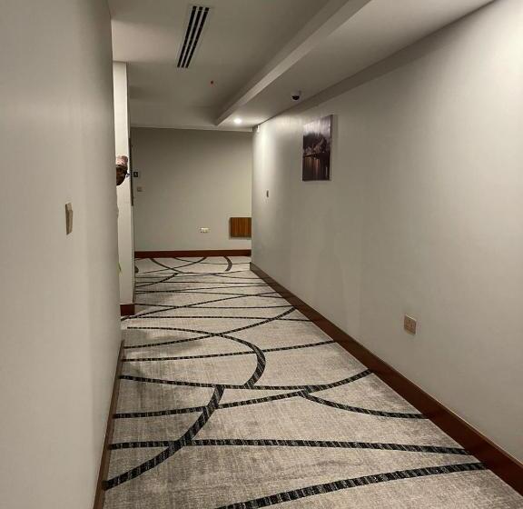 هتل Grand Tourist