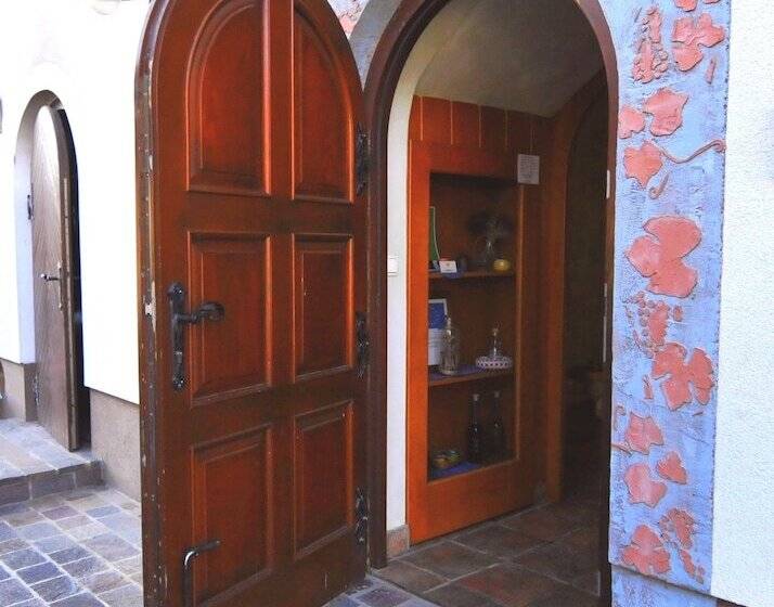 هتل Guesthouse Estate Magovac