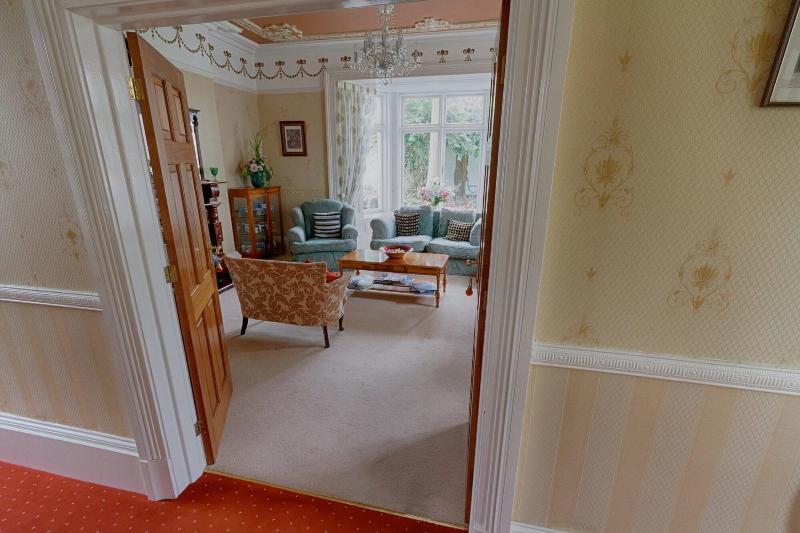 فندق Holcombe House Guest House