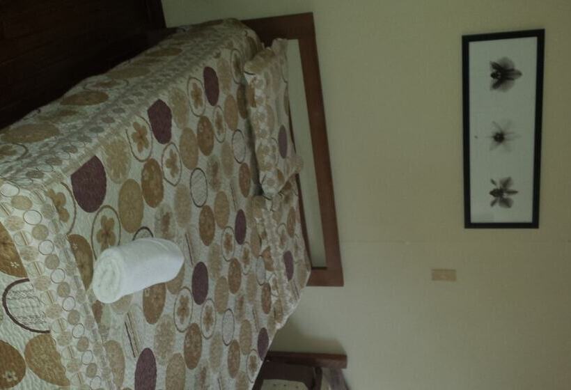 בית מלון כפרי Las Cruces Biological Station