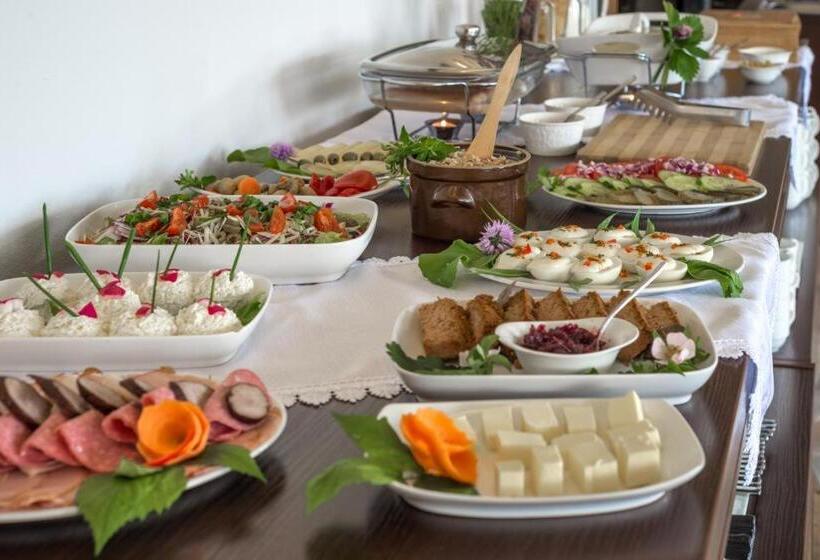 בית מלון כפרי Montenero Resort & Spa