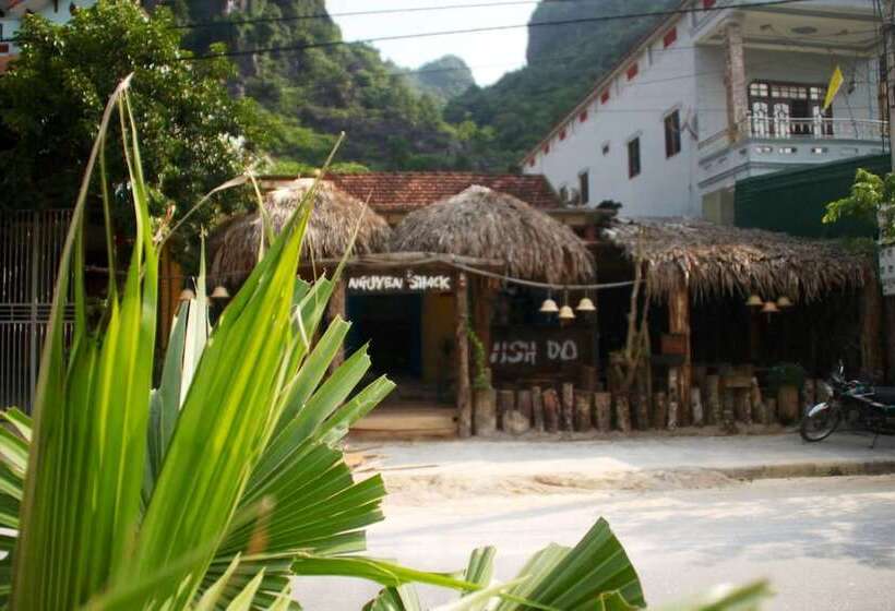 هتل Nguyen Shack Phong Nha Central Town Hostel