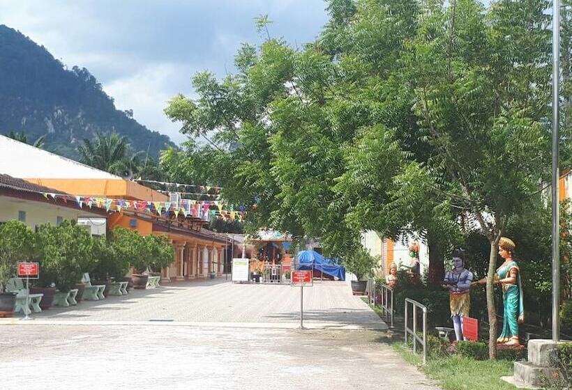 בית מלון כפרי Persatuan Kebajikan Sri Sakthi Ashram   Hostel