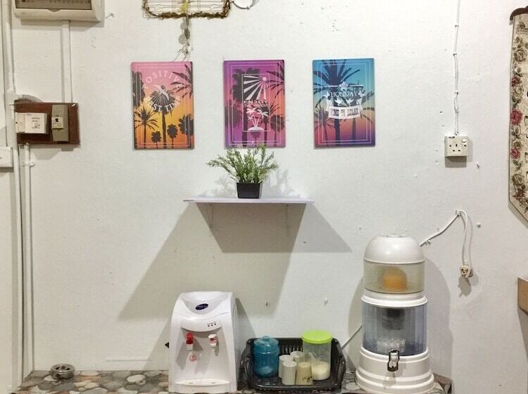 فندق Pesona Backpackers Inn