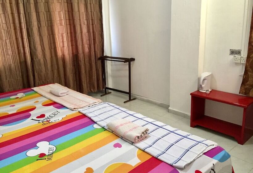 فندق Pesona Backpackers Inn