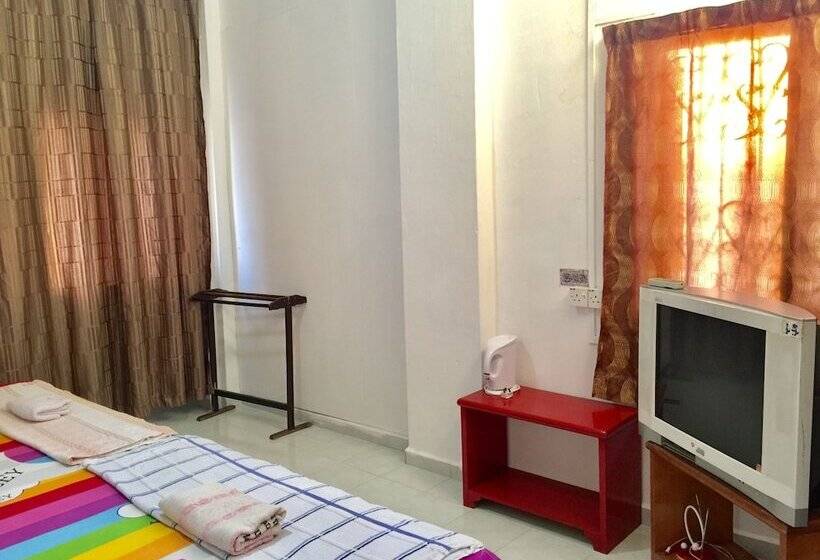 فندق Pesona Backpackers Inn