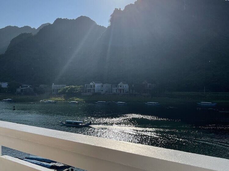 هتل Phong Nha River View