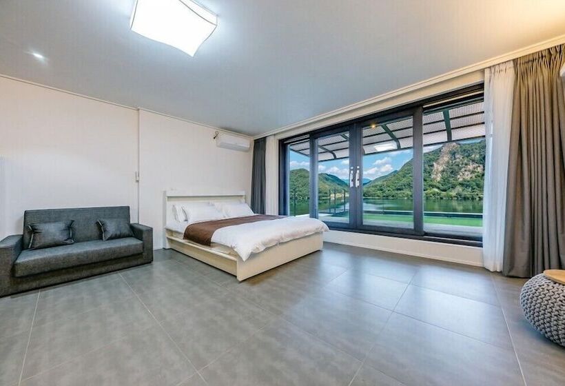 Отель Rabbit Star Pension