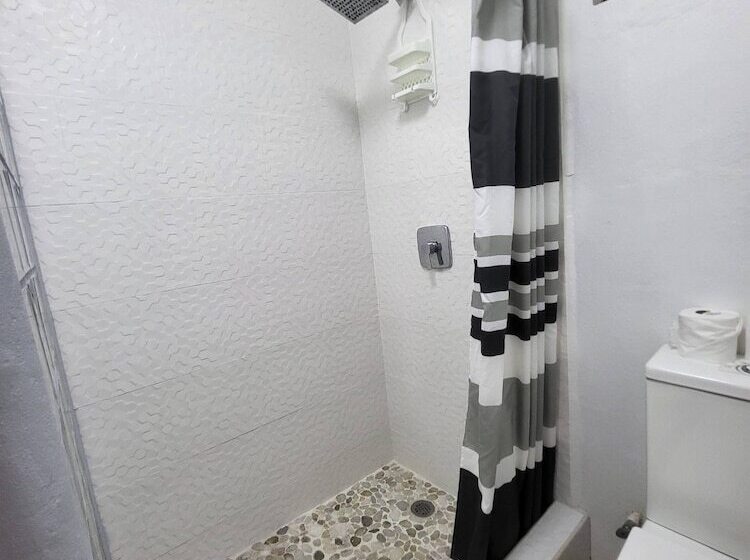 בית מלון כפרי Rachel Land Apartment Suites