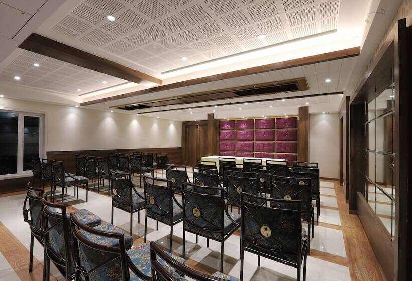 ホテル S3 Park, Ambernath