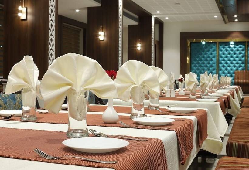 ホテル S3 Park, Ambernath