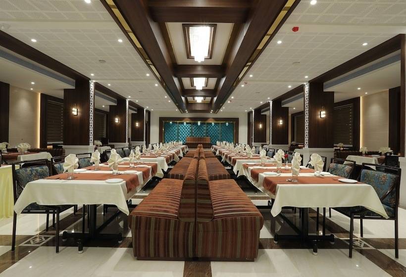 ホテル S3 Park, Ambernath