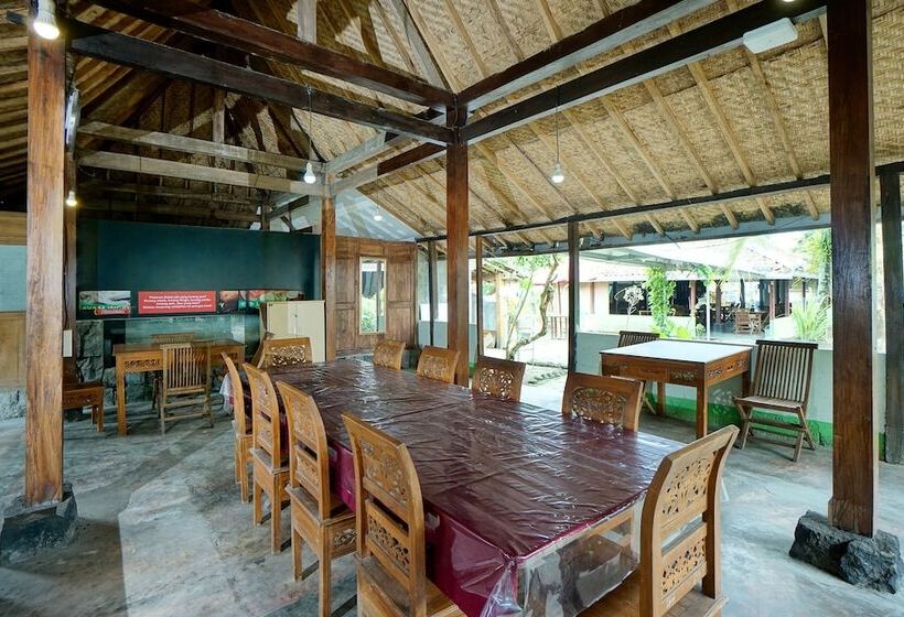 בית מלון כפרי Spot On 2653 Omah Mbah Lurah Syariah