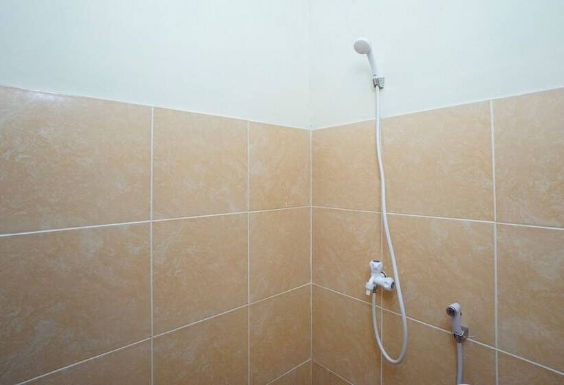 בית מלון כפרי Spot On 2653 Omah Mbah Lurah Syariah