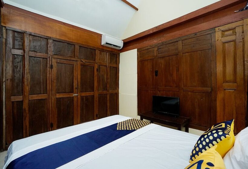 בית מלון כפרי Spot On 2653 Omah Mbah Lurah Syariah