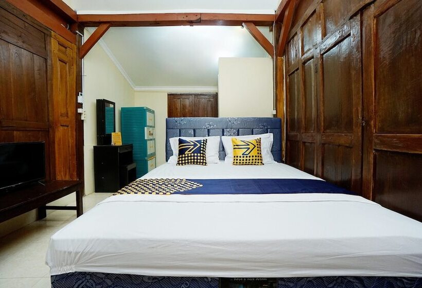 בית מלון כפרי Spot On 2653 Omah Mbah Lurah Syariah