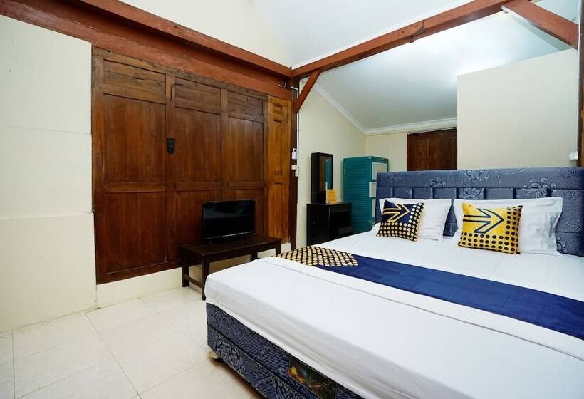 בית מלון כפרי Spot On 2653 Omah Mbah Lurah Syariah