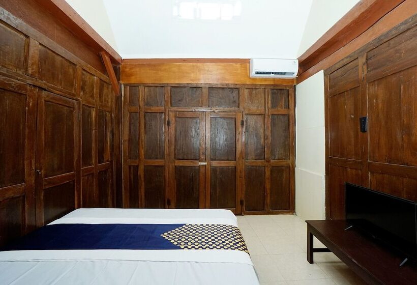 בית מלון כפרי Spot On 2653 Omah Mbah Lurah Syariah